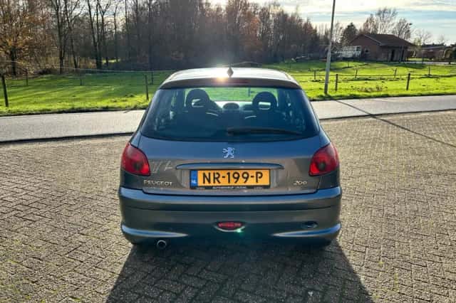Peugeot 206 (2007) thumbnail 5