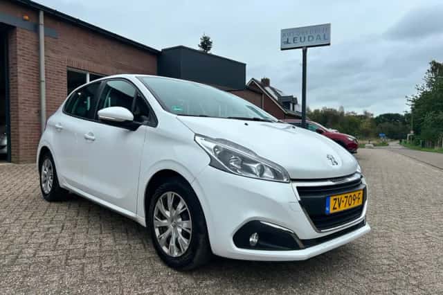 Peugeot 208 (2016) thumbnail 3