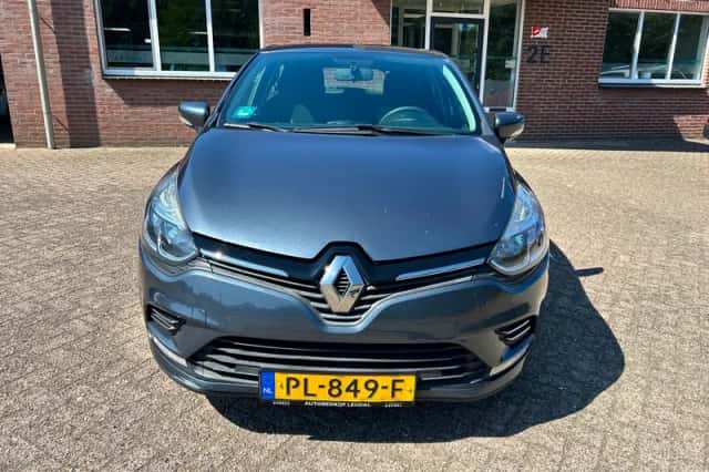 Renault Clio (2016) thumbnail 2
