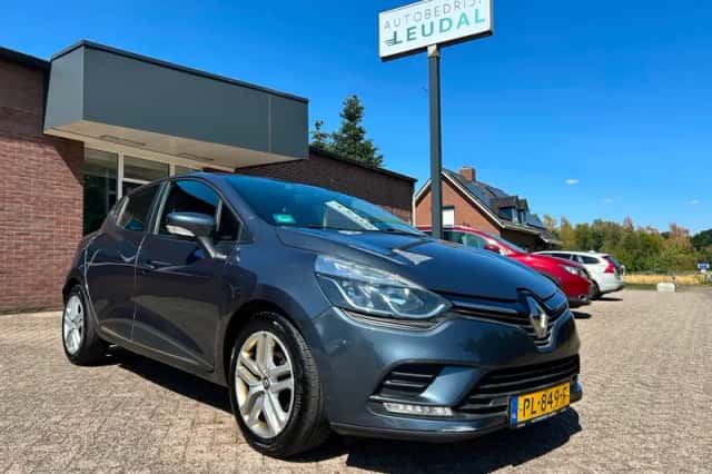 Renault Clio (2016) thumbnail 3