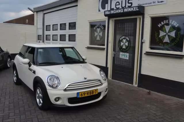 MINI Mini (2011) thumbnail 1