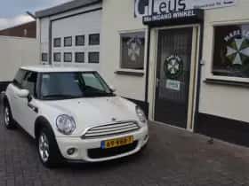 MINI Mini (2011) thumbnail 3