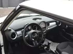MINI Mini (2011) thumbnail 5