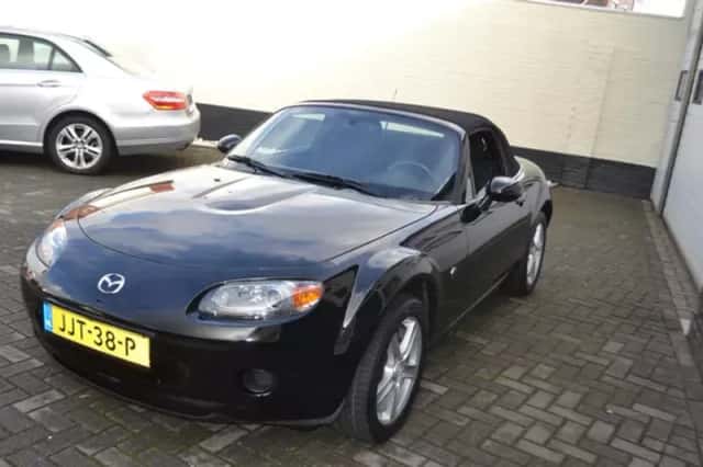 Mazda MX-5 (2006) thumbnail 3