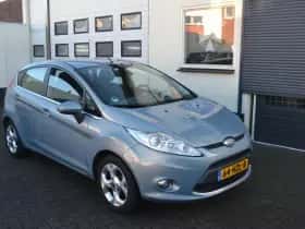 Ford Fiesta (2009) thumbnail 2