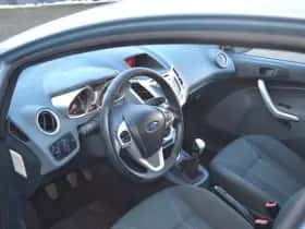 Ford Fiesta (2009) thumbnail 5