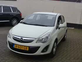 Opel Corsa (2013) thumbnail 3