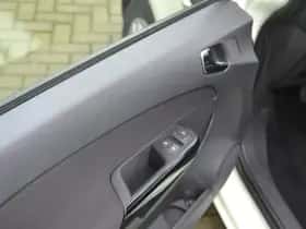 Opel Corsa (2013) thumbnail 9