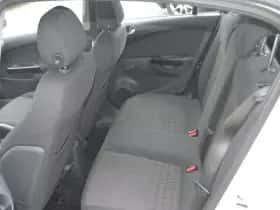 Opel Corsa (2013) thumbnail 10