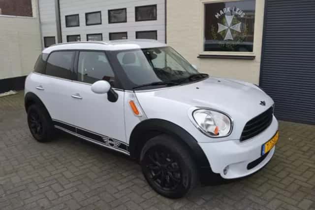 MINI Mini (2012) thumbnail 2