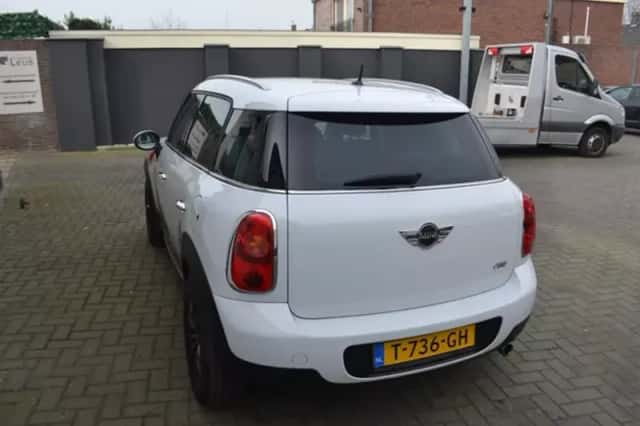 MINI Mini (2012) thumbnail 5