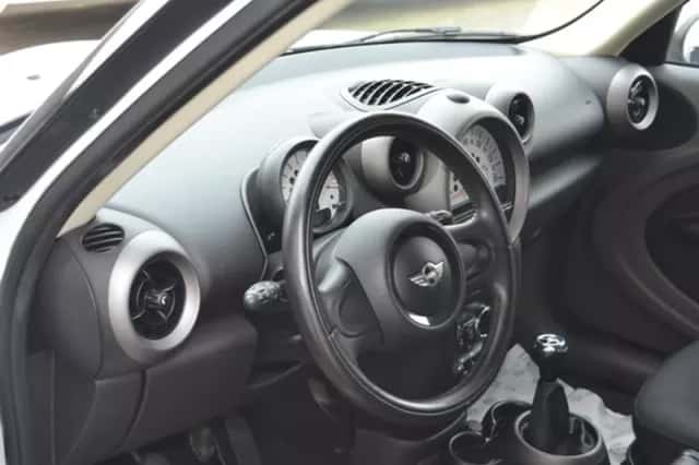 MINI Mini (2012) thumbnail 6