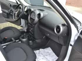 MINI Mini (2012) thumbnail 10