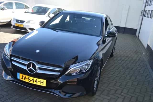 Mercedes-Benz C-Klasse (2016) thumbnail 3