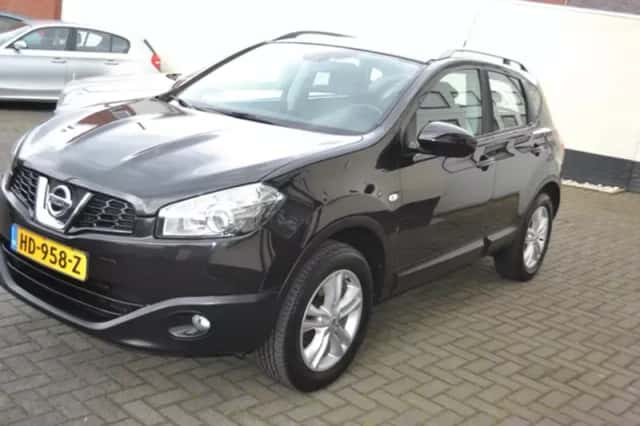 Nissan Qashqai (2011) thumbnail 4