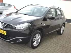 Nissan Qashqai (2011) thumbnail 4
