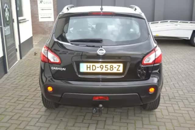 Nissan Qashqai (2011) thumbnail 6