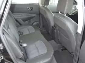 Nissan Qashqai (2011) thumbnail 9