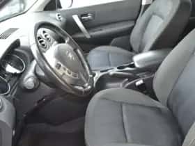 Nissan Qashqai (2011) thumbnail 10
