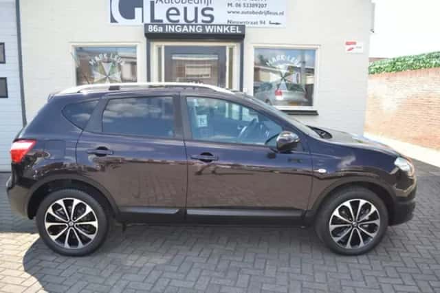 Nissan Qashqai (2011) thumbnail 5