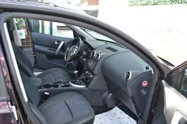 Nissan Qashqai (2011) thumbnail 6