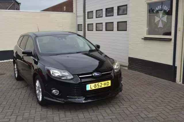 Ford Focus (2011) thumbnail 2