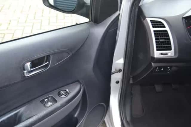 Hyundai i20 (2011) thumbnail 6