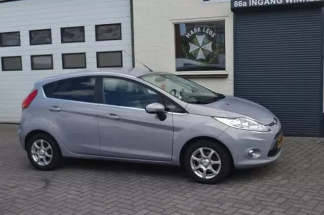Ford Fiesta (2012) thumbnail 1