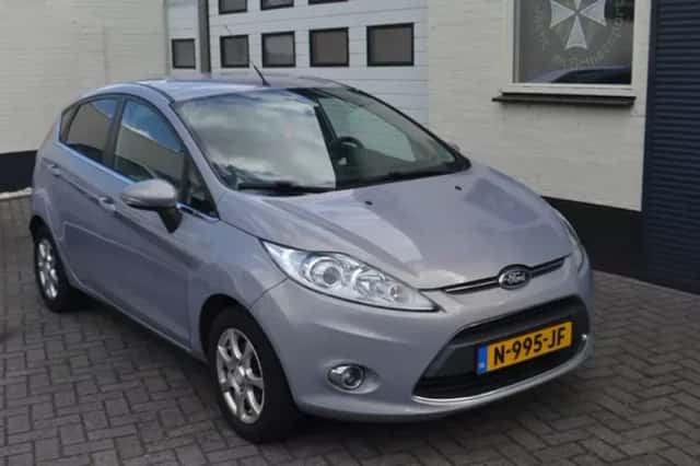Ford Fiesta (2012) thumbnail 2