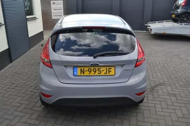 Ford Fiesta (2012) thumbnail 4