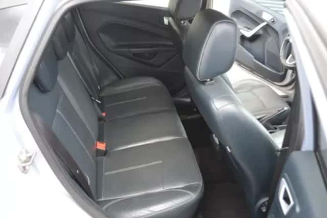 Ford Fiesta (2012) thumbnail 6