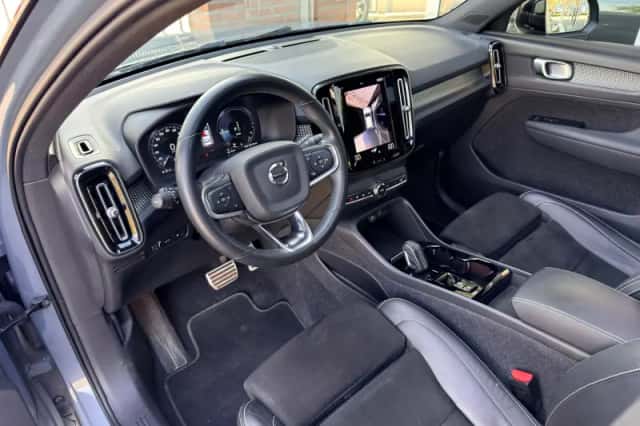 Volvo XC40 (2021) thumbnail 4