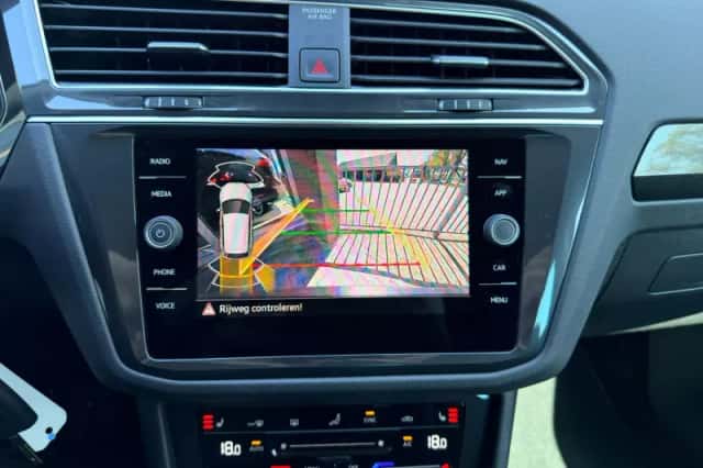 Volkswagen Tiguan (2022) thumbnail 4