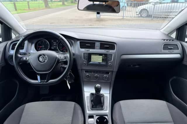 Volkswagen Golf (2014) thumbnail 2