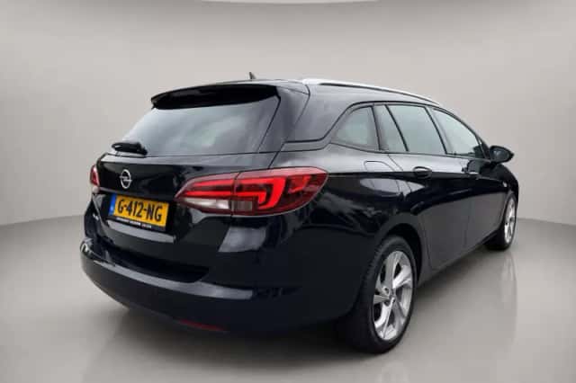 Opel Astra (2019) thumbnail 3