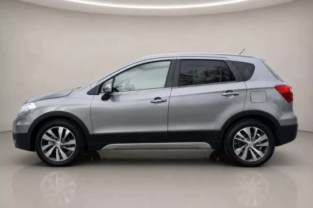 Suzuki SX4 (2016) thumbnail 3