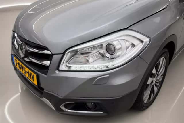 Suzuki SX4 (2016) thumbnail 6