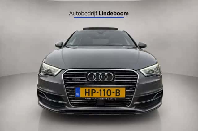 Audi A3 (2015) thumbnail 3