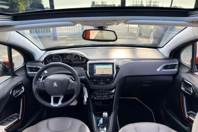 Peugeot 208 (2014) thumbnail 4
