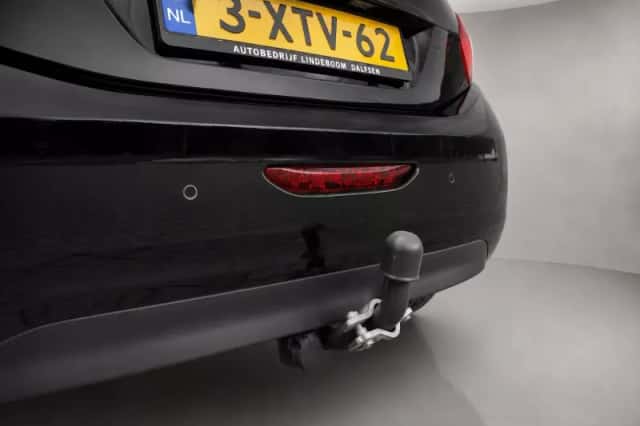 Peugeot 208 (2014) thumbnail 6