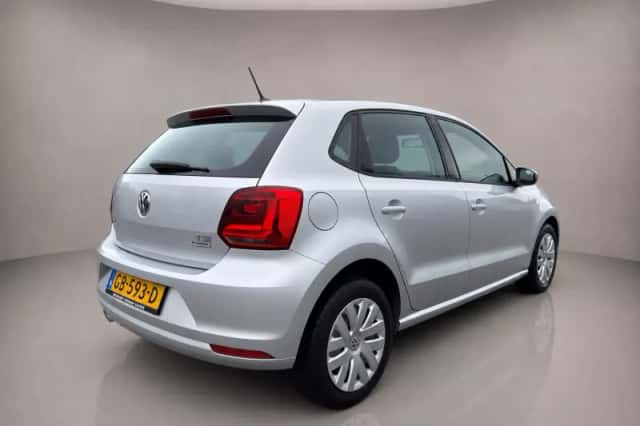 Volkswagen Polo (2015) thumbnail 3
