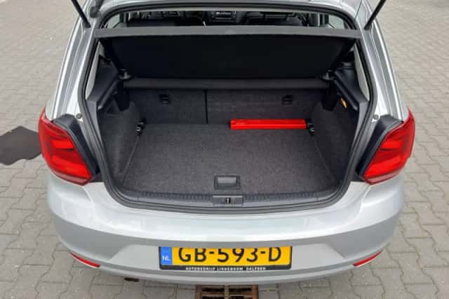 Volkswagen Polo (2015) thumbnail 4