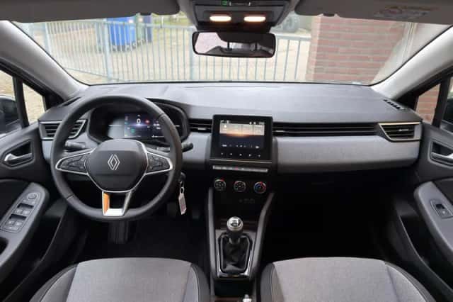 Renault Clio (2025) thumbnail 2