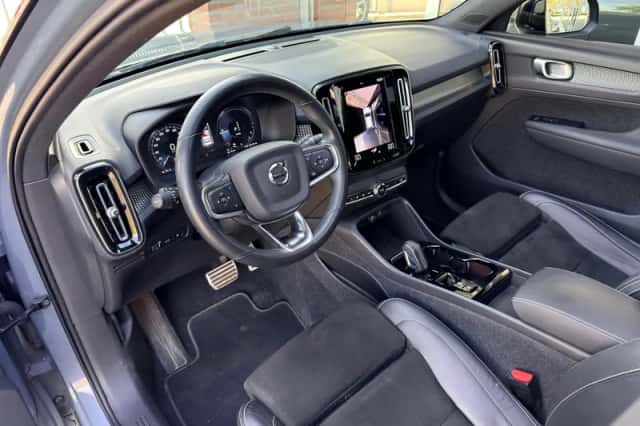 Volvo XC40 (2021) thumbnail 4