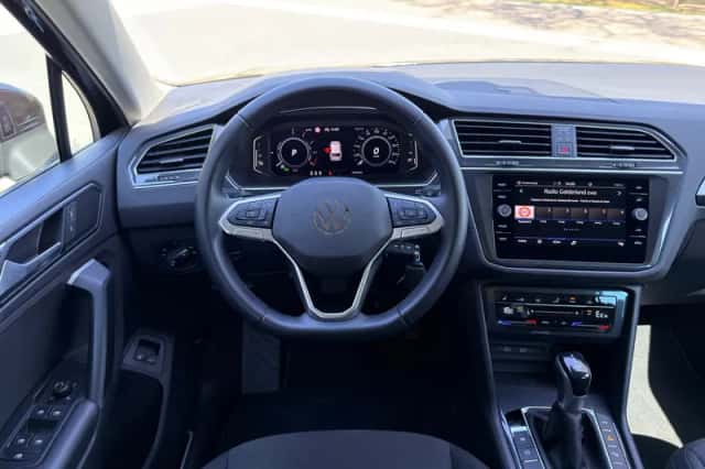 Volkswagen Tiguan (2022) thumbnail 2