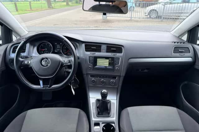 Volkswagen Golf (2014) thumbnail 2
