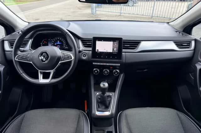 Renault Captur (2020) thumbnail 2