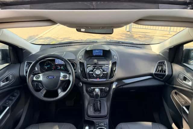 Ford Kuga (2014) thumbnail 4