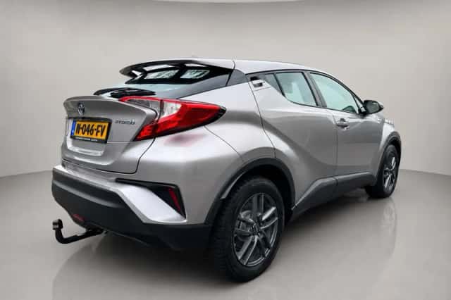 Toyota C-HR (2020) thumbnail 3
