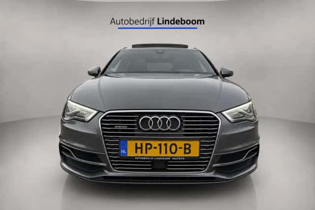 Audi A3 (2015) thumbnail 3